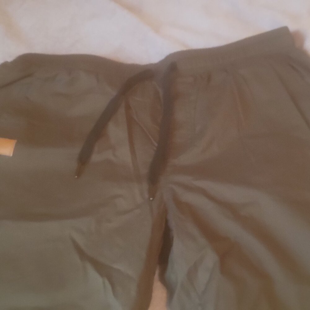 Mens green pants w/drawstring sz XL
